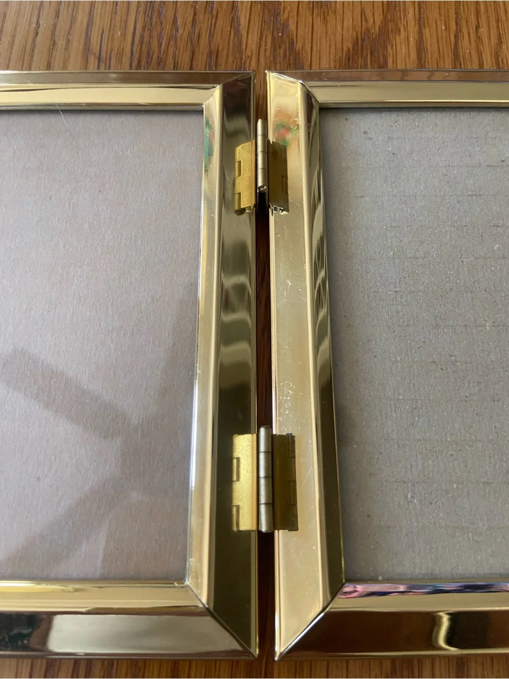 Vintage Brass Double Hinged Picture Frame - 4x6 inch pictures